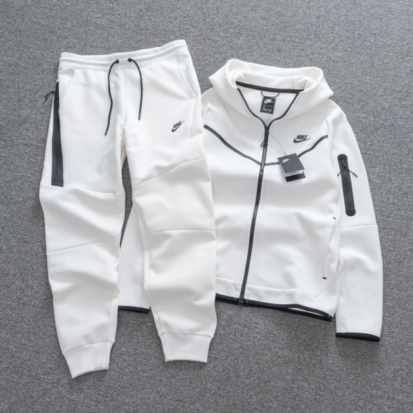 655D21B1-B9E4-45BE-8BC9-D896294A7D05