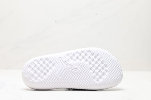 черные шлепанцы Jordan купить time2win.ru